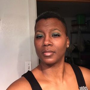 Meet your Posher, Delyn